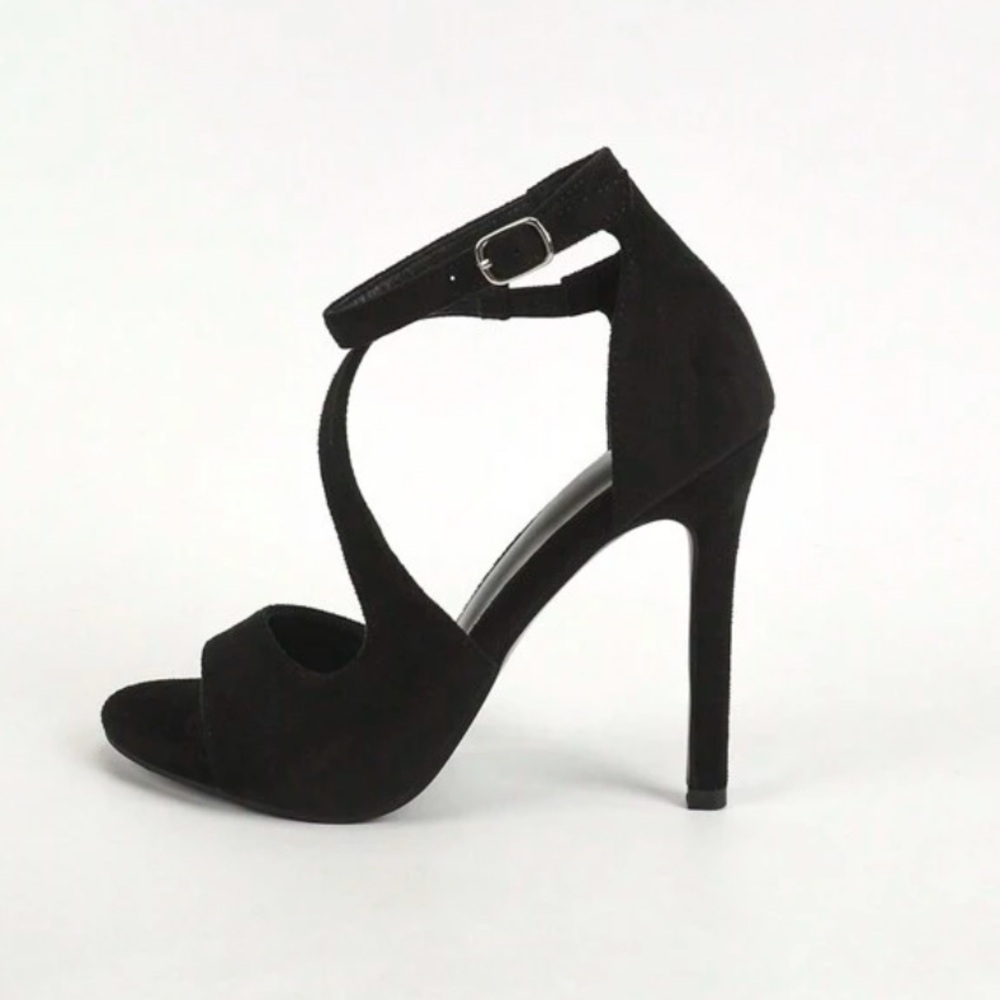 Elegant Black Strappy Heels - Picture 6 of 7